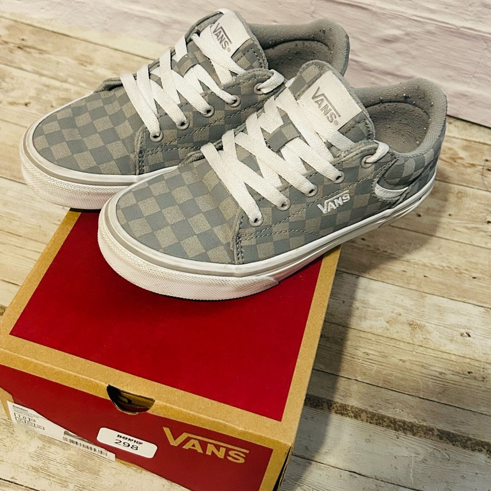 Vans Seldan Boy's Checkered Shoes- Gray/White Size 1